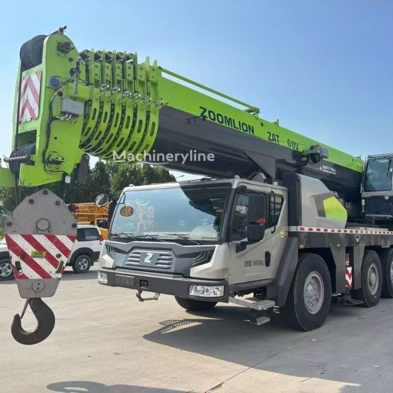 Crawler Crane Lift — Solitaire Crane Service